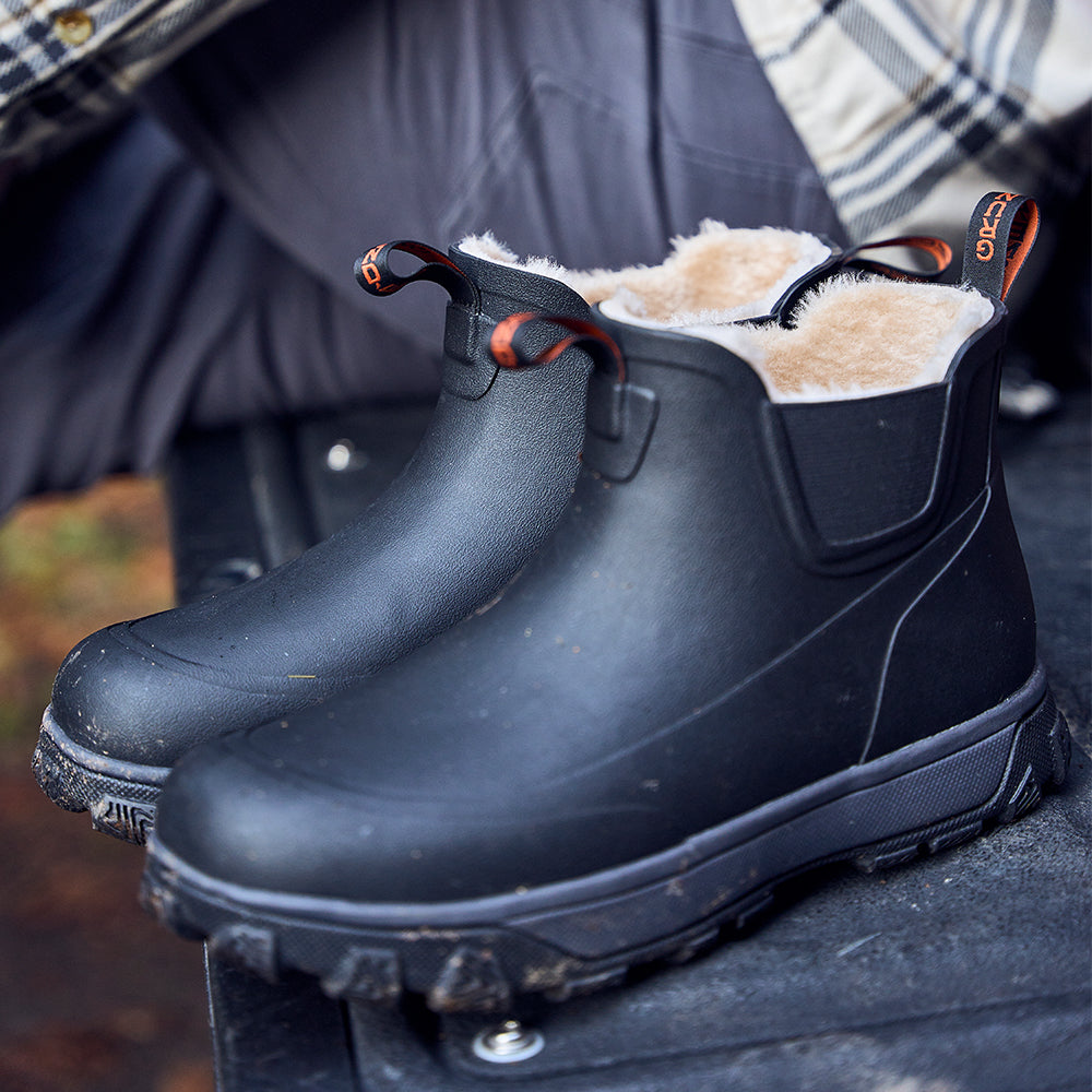 High-pile, fleece lining and footbed cover provide warmth and comfort