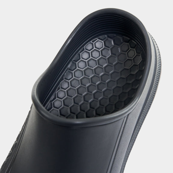 Anatomically-Shaped Footbed Delivers All-Day Comfort & Support
