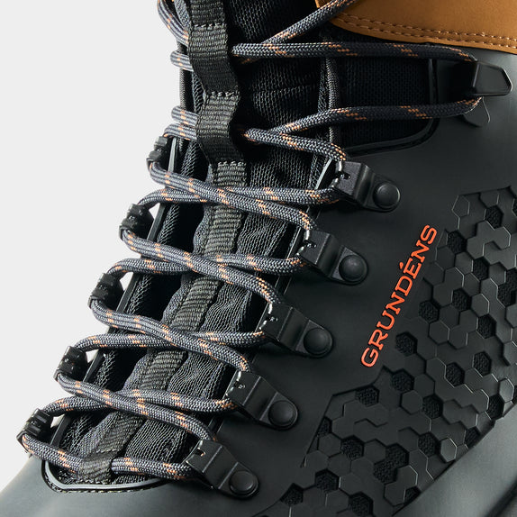 Ease-of-Entry Gusset System Allows for Versatile Wear with Neoprene Booties 