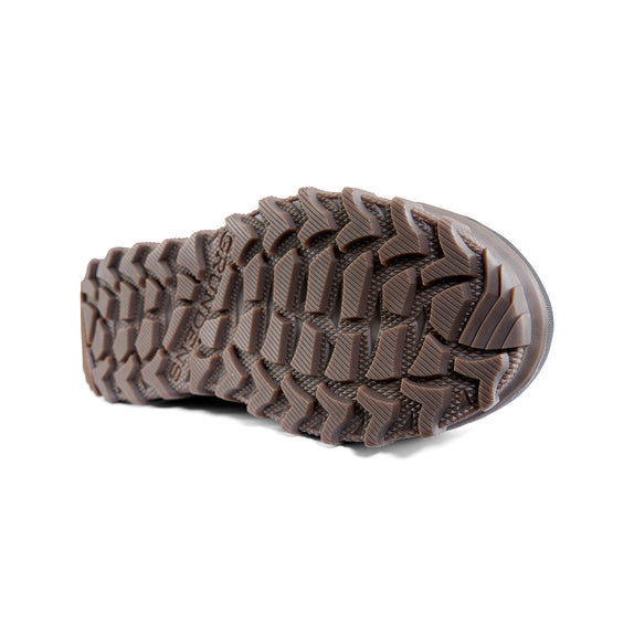 Aggressive Oversized Lug Compound With Walnut Shell Grip and Outrigger Wrap