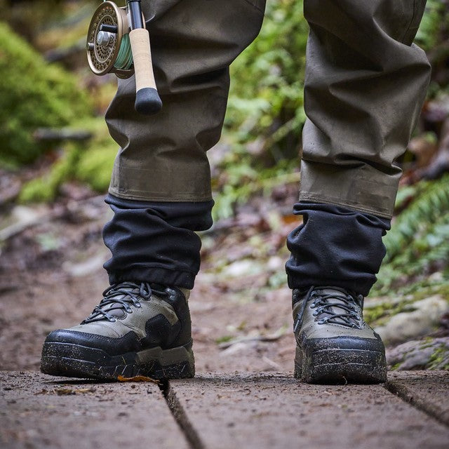 Double weave stretch woven gravel guards stay secure to the boot while wading, removing the need for a boot hook.